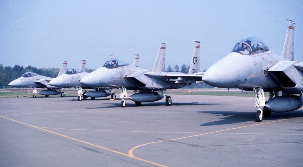 Wolfhounds at the 'Last Chance crew' prior to lining up  runway 27 Soesterberg AB (Photo Mark E. Bucher) 1990 